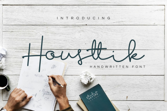 Housttik: A Modern Script Font for Editorial Design